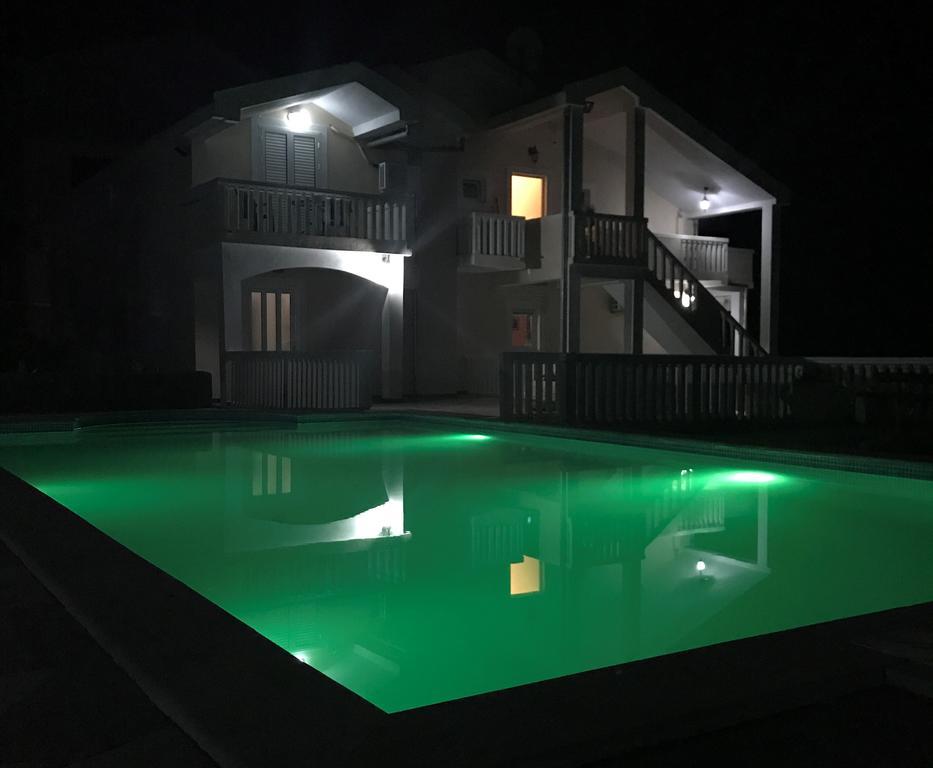 Apartments Vila Lazarevic ティヴァト エクステリア 写真