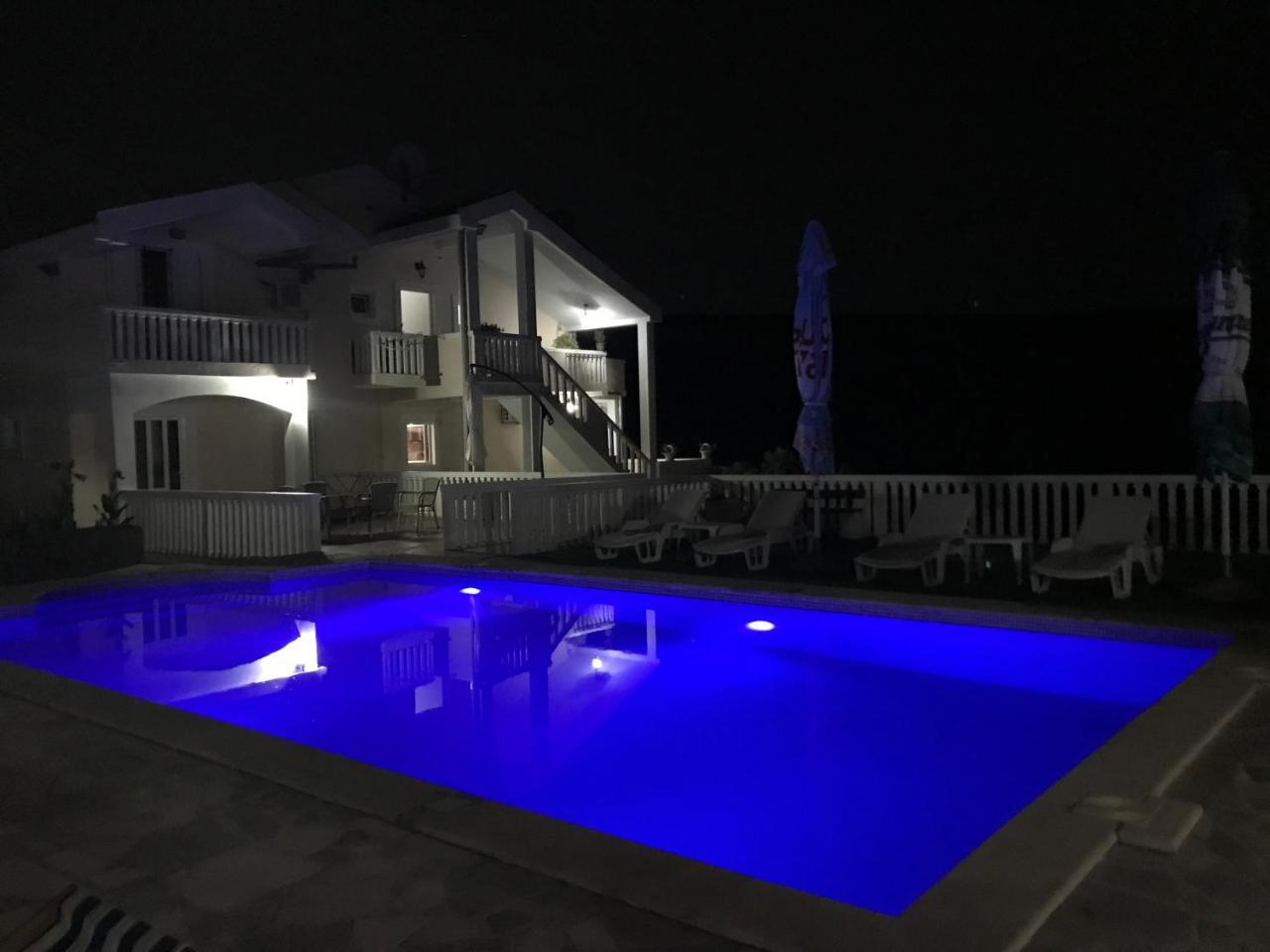 Apartments Vila Lazarevic ティヴァト エクステリア 写真