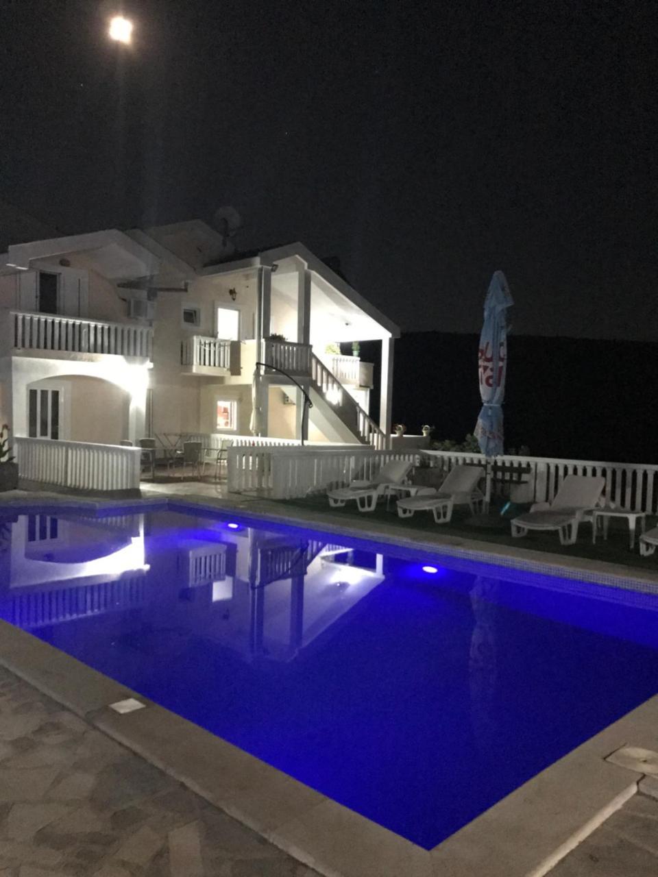 Apartments Vila Lazarevic ティヴァト エクステリア 写真